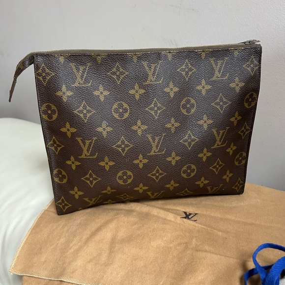 🦄 Louis Vuitton Poche Toilette NEW SAKS 5th AVENUE ERA - Picture 3 of 13